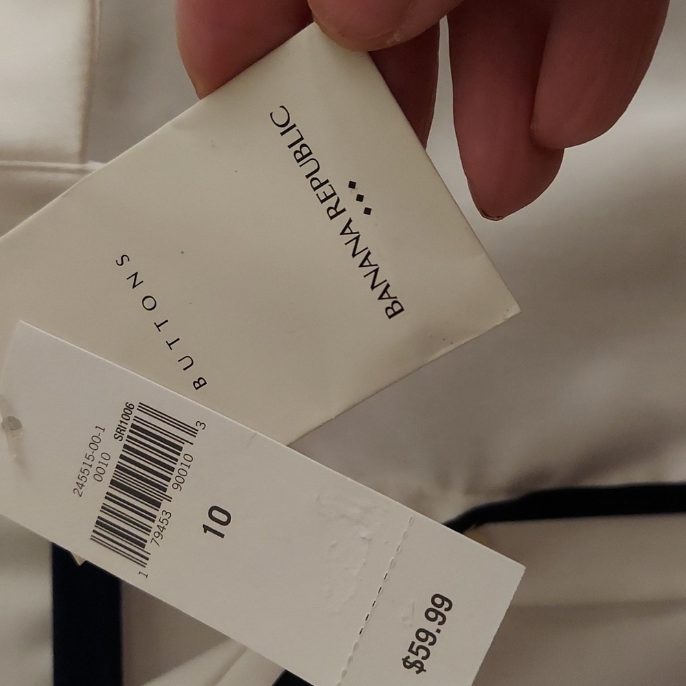 BANANA REPUBLIC OUTLET Tailored Fit Button Down Long Sleeve Top - Picture 12 of 12